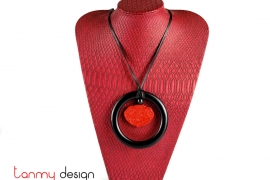Necklace designed with black round pendant
